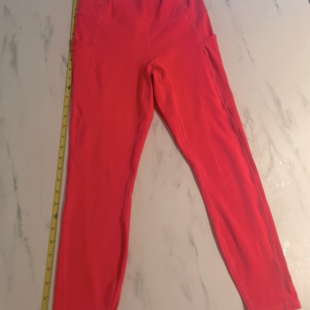 Fabletics gym wear- high waisted ankle length leggings